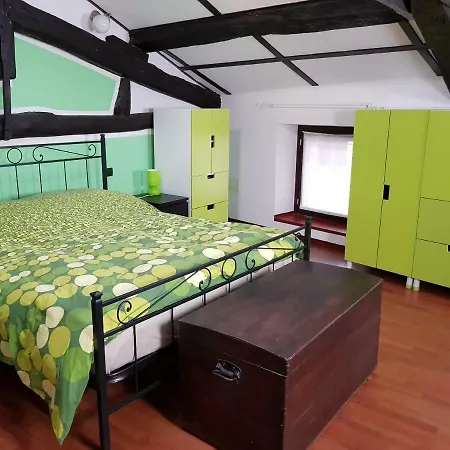 Old Farm 3* Vaprio dʼAgogna