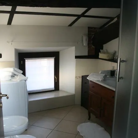 Old Farm Hotel apartamentowy Vaprio dʼAgogna