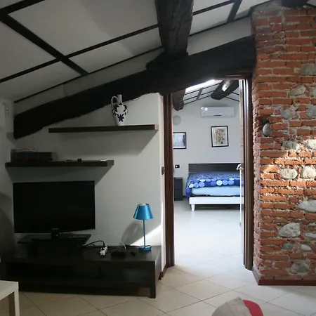 Old Farm 3* Vaprio dʼAgogna