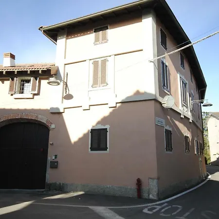 Old Farm Apartmanhotel Vaprio dʼAgogna