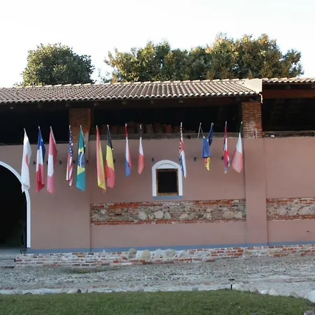 Old Farm 3* Vaprio dʼAgogna