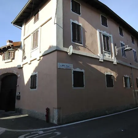 Old Farm 3* Vaprio dʼAgogna