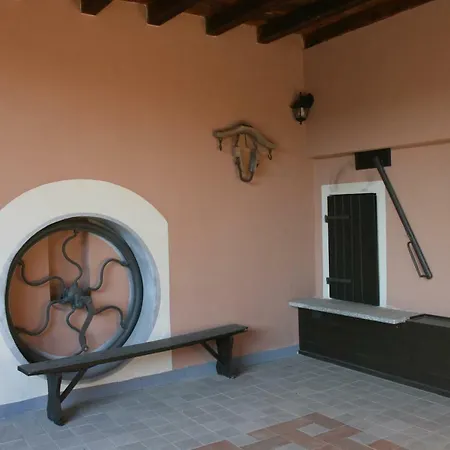 Old Farm 3* Vaprio dʼAgogna