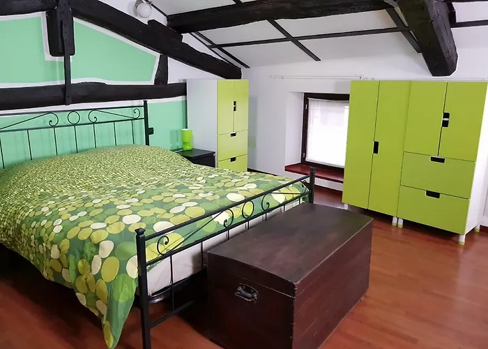 Old Farm 3* Vaprio dʼAgogna