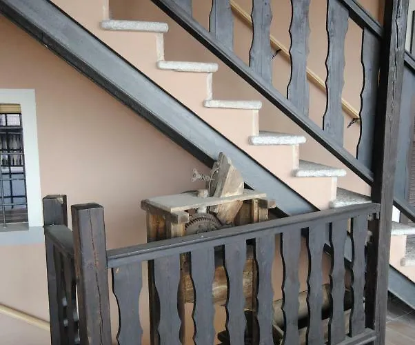 Ξενοδοχείο με διαμερίσματα Old Farm 3*