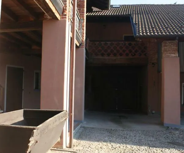 شقة فندقية Old Farm Vaprio dʼAgogna