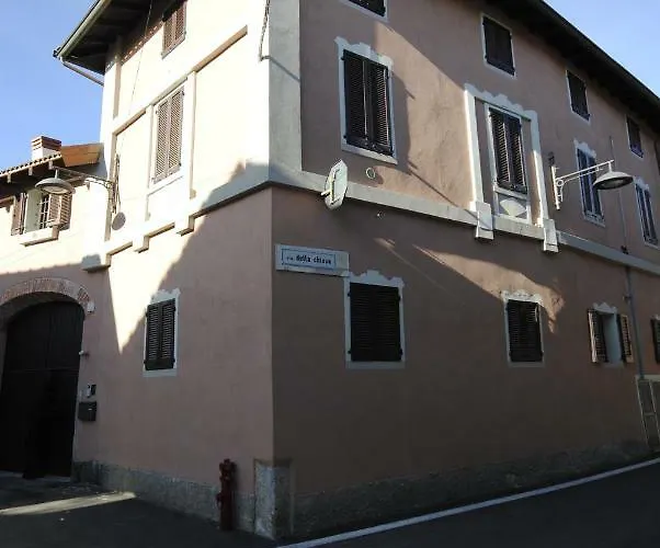 Old Farm 3* Vaprio dʼAgogna