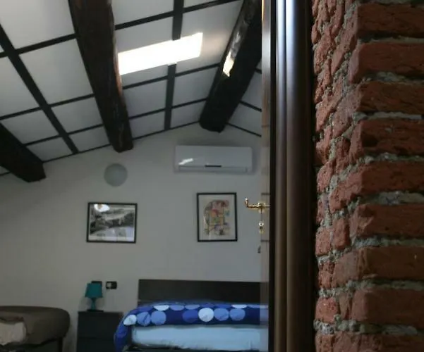 Old Farm 3* Vaprio dʼAgogna