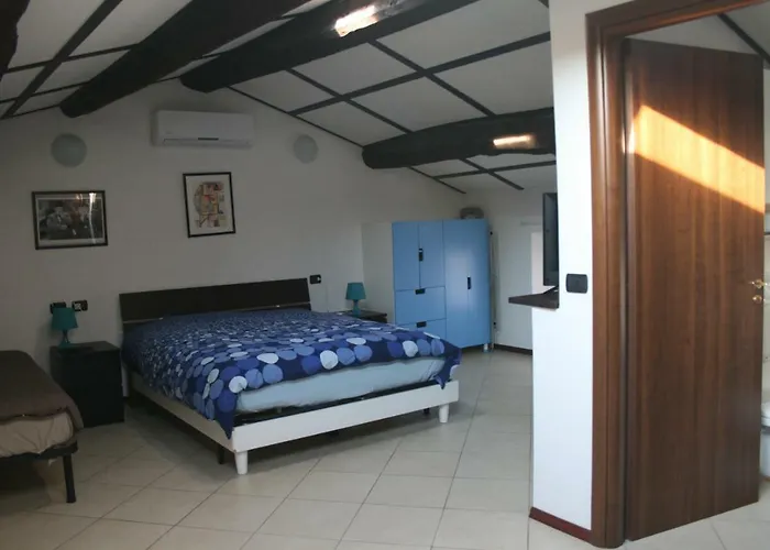 Old Farm 3* Vaprio dʼAgogna